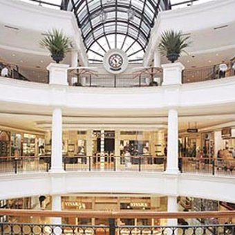 inside-shopping-patio